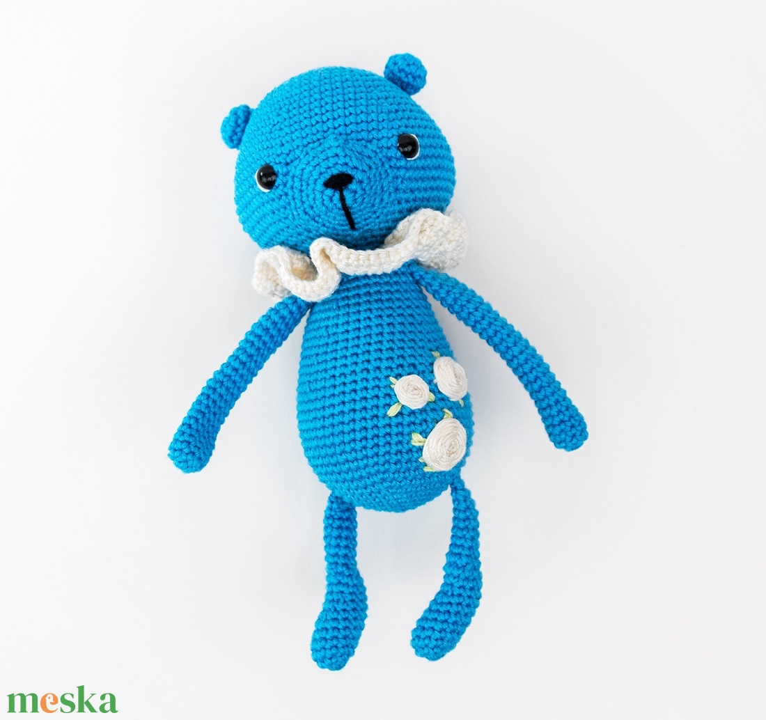 Horgolt kék maci hímzéssel - Amigurumi teddy maci - Amigurumi állatfigura - Horgolt gyerekjáték - játék & sport - plüssállat & játékfigura - maci - Meska.hu