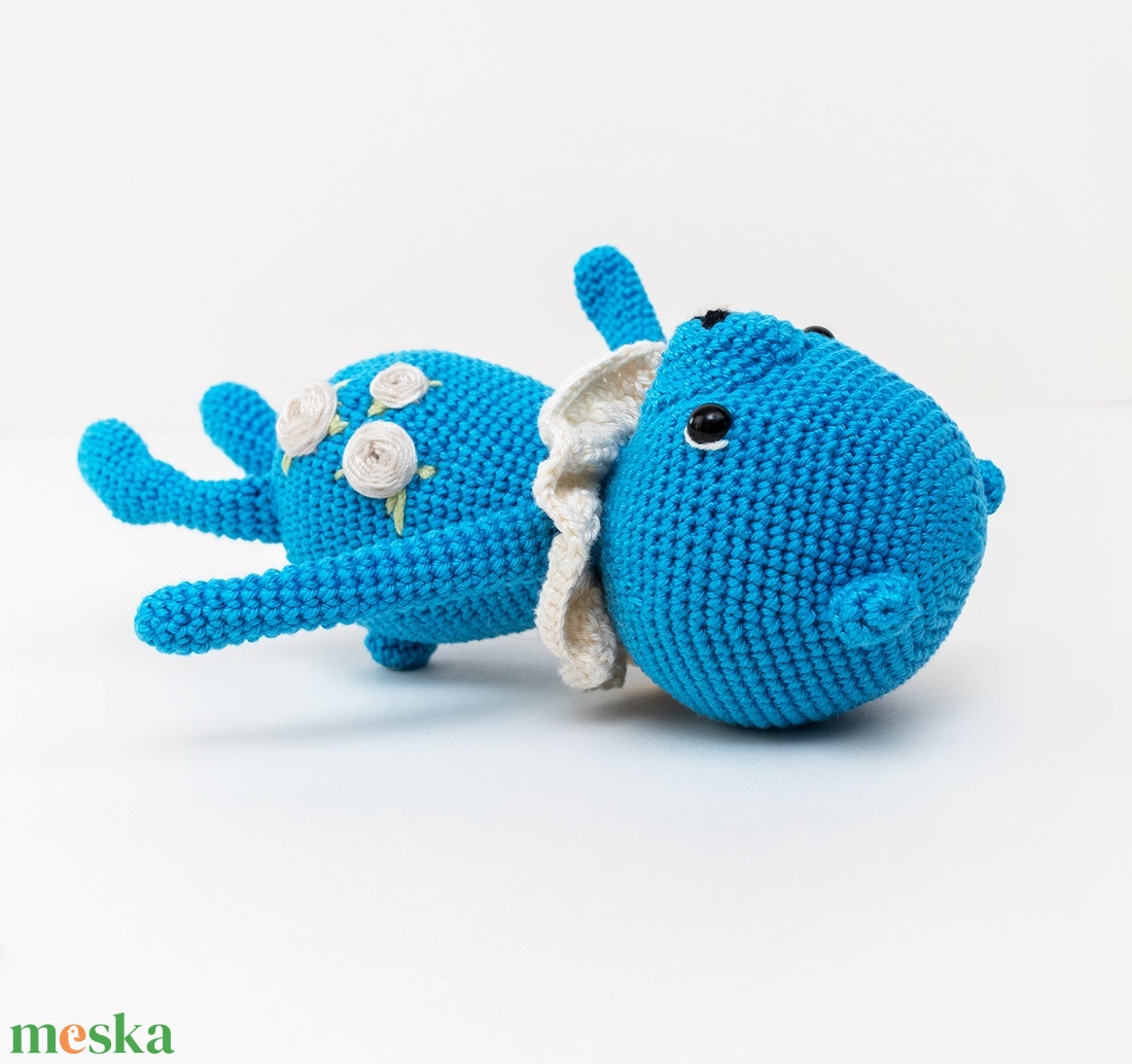 Horgolt kék maci hímzéssel - Amigurumi teddy maci - Amigurumi állatfigura - Horgolt gyerekjáték - játék & sport - plüssállat & játékfigura - maci - Meska.hu