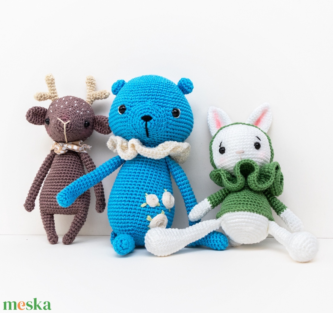 Horgolt kék maci hímzéssel - Amigurumi teddy maci - Amigurumi állatfigura - Horgolt gyerekjáték - játék & sport - plüssállat & játékfigura - maci - Meska.hu