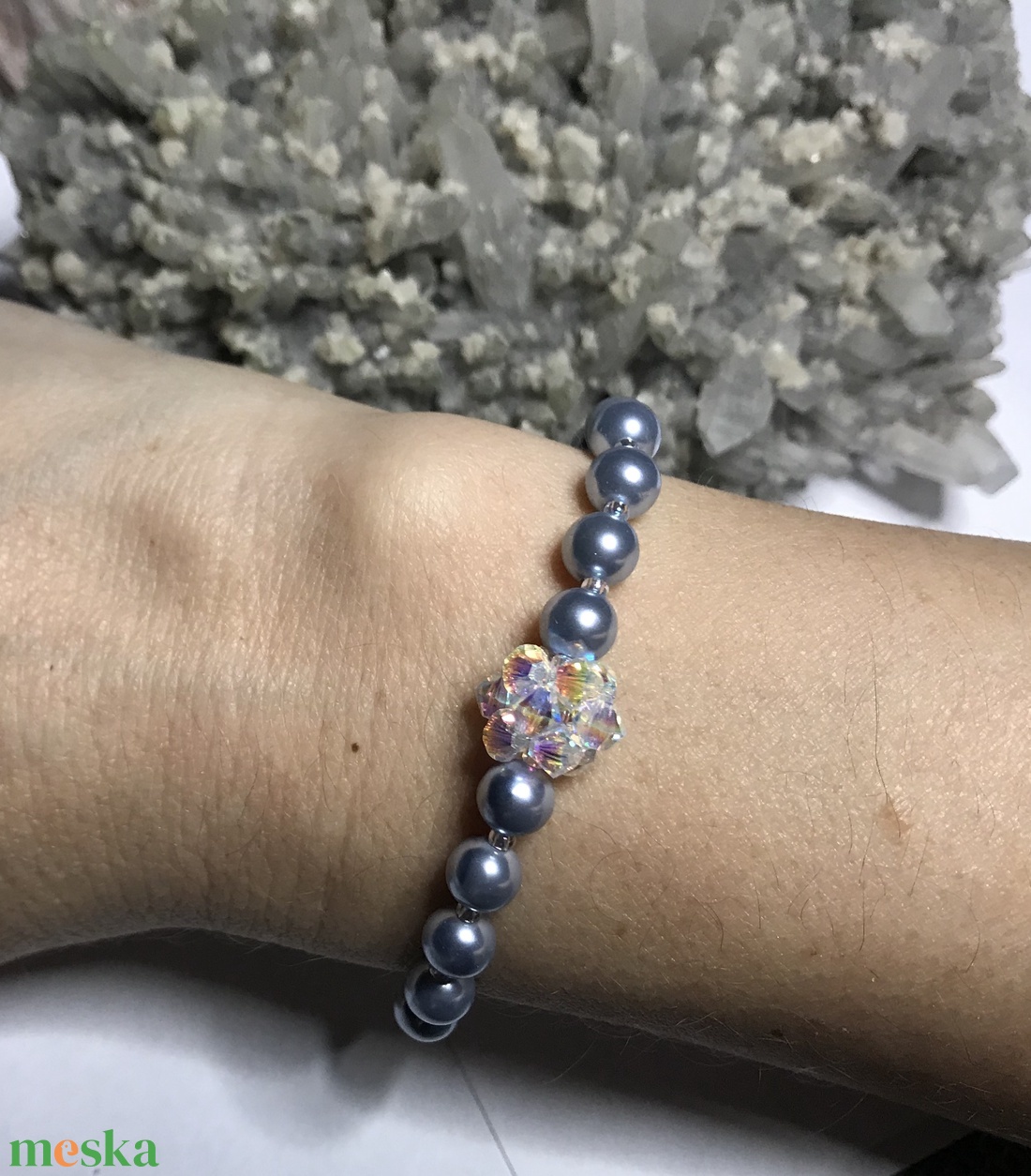 Gyöngy Swarovski Crystal AB charmos karkötő világoskék gyönggyel - ékszer - karkötő - Meska.hu