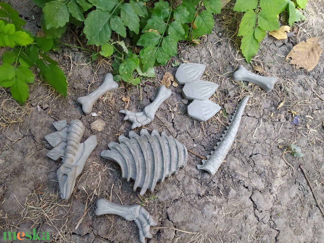 Beton Dinoszaurusz csontváz Stegosaurus - otthon & életmód - ház & kert - kerti dísz - Meska.hu