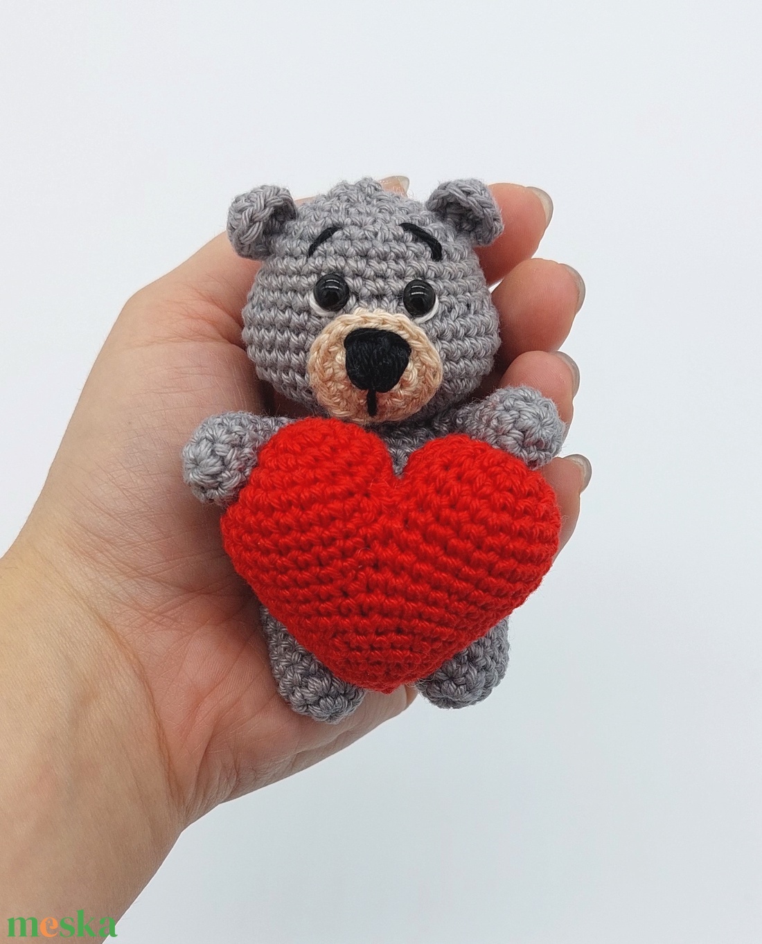 Szivecskés amigurumi maci - játék & sport - plüssállat & játékfigura - maci - Meska.hu