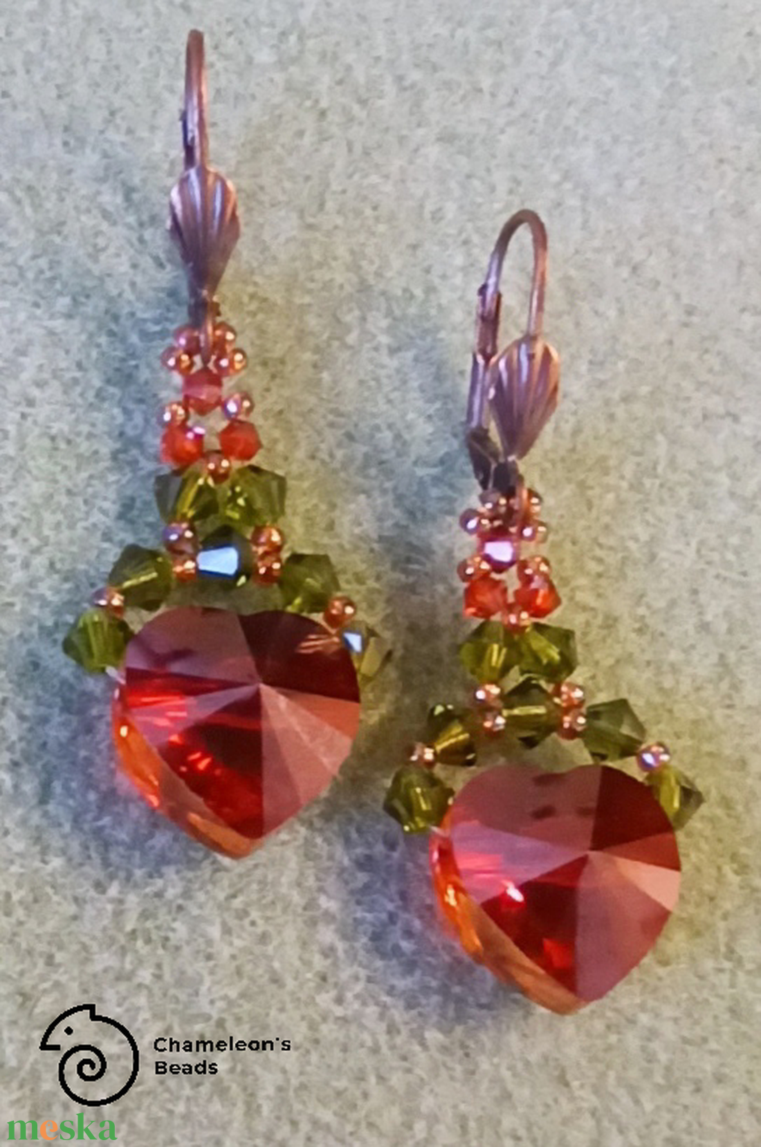 Swarovski Red Magma Heart and Olive Swarovski vörös kristály szív oliva zölddel gyöngyfűzött fülbevaló - ékszer - fülbevaló - lógó fülbevaló - Meska.hu