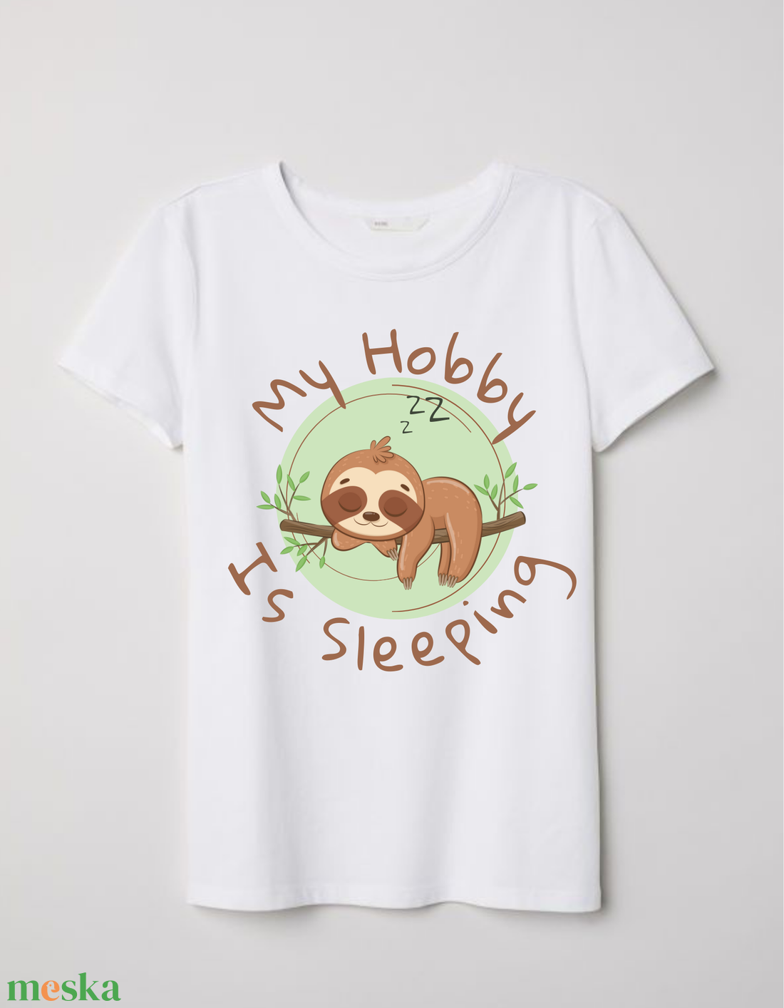 My Hobby Is Sleeping feliratú fehér női póló lajhár grafikával - ruha & divat - női ruha - póló, felső - Meska.hu