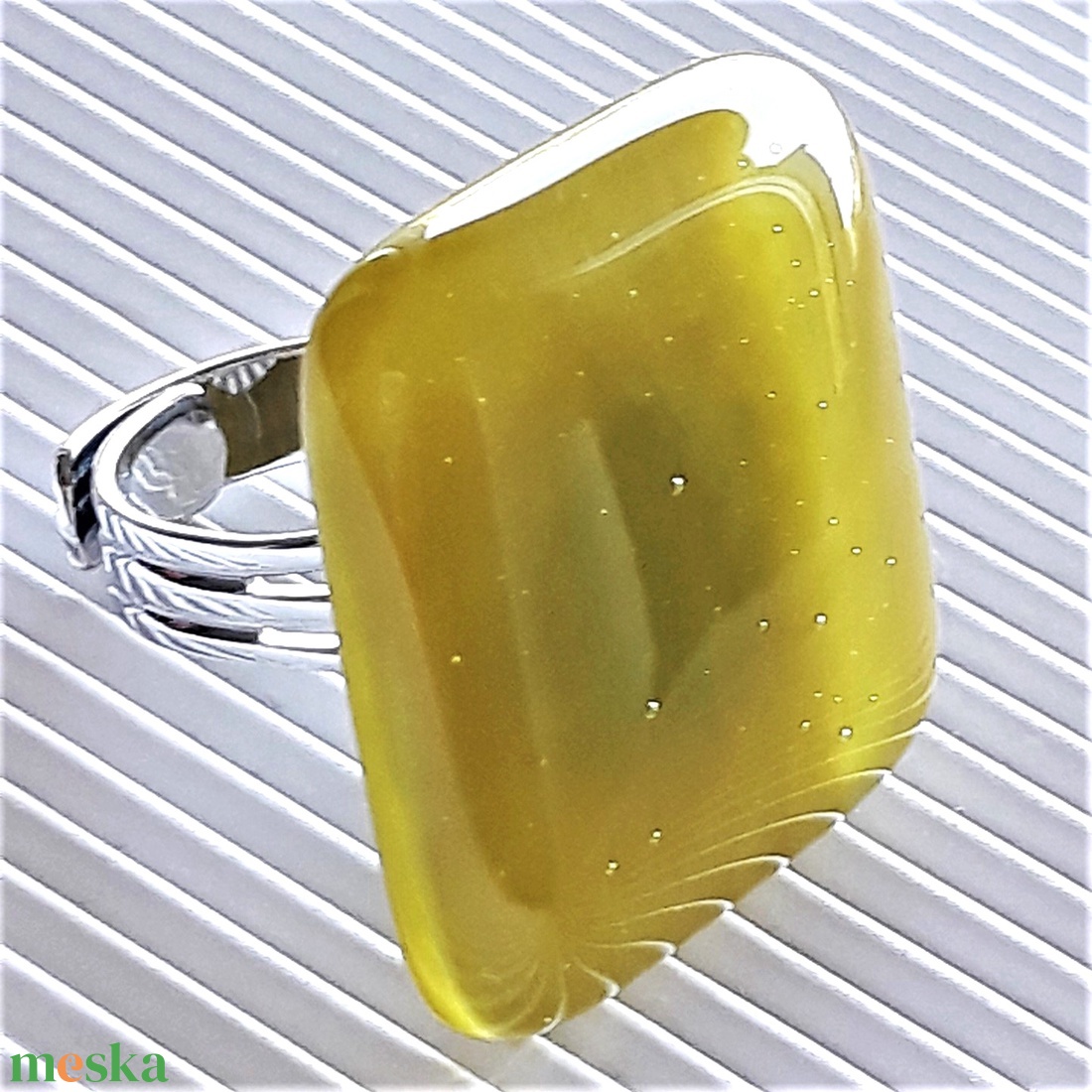 NEMESACÉL! - Jade sárgás-zöld üveg maxi gyűrű, üvegékszer - ékszer - gyűrű - statement gyűrű - Meska.hu