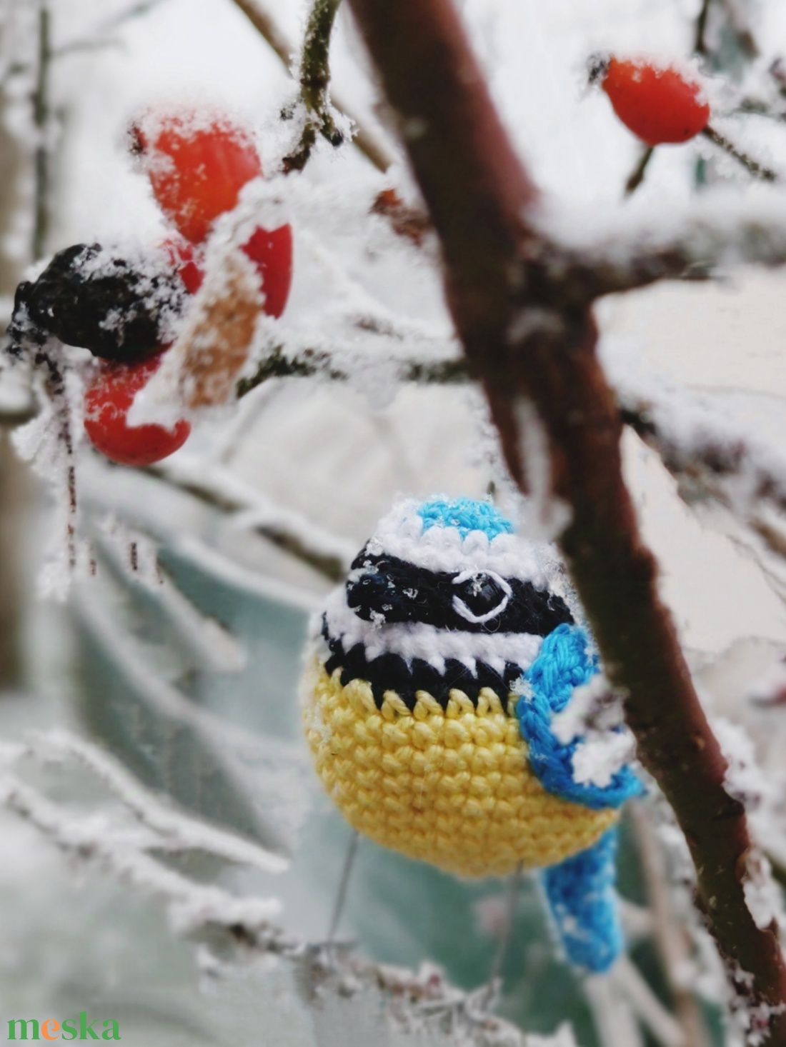 Amigurumi horgolt cinege, fém lábakkal - otthon & életmód - dekoráció - asztal és polc dekoráció - asztaldísz - Meska.hu