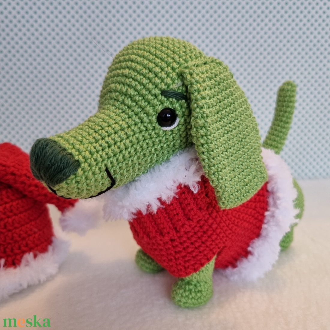 Horgolt Grincs tacskó amigurumi - karácsony - karácsonyi lakásdekoráció - karácsonyi manók, figurák - Meska.hu