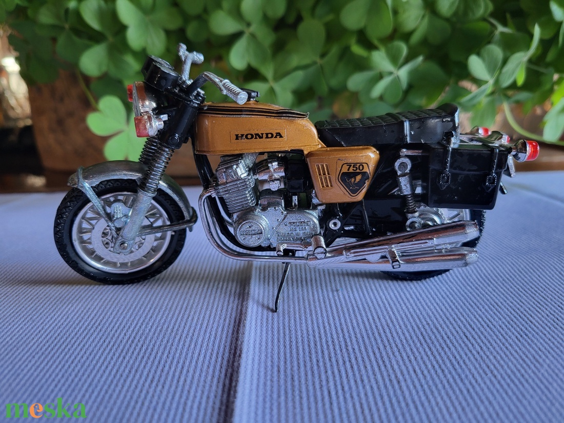 Polistil_Honda 750 Four - játék & sport - kisautók, járművek - játékautó - Meska.hu