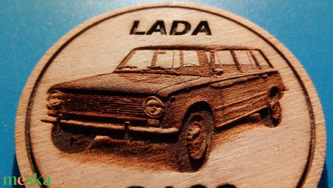 Lada 2102 mintás hűtőmágnes. Ladás gravírozás. - otthon & életmód - konyhafelszerelés, tálalás - konyhai dekoráció - hűtőmágnes - Meska.hu