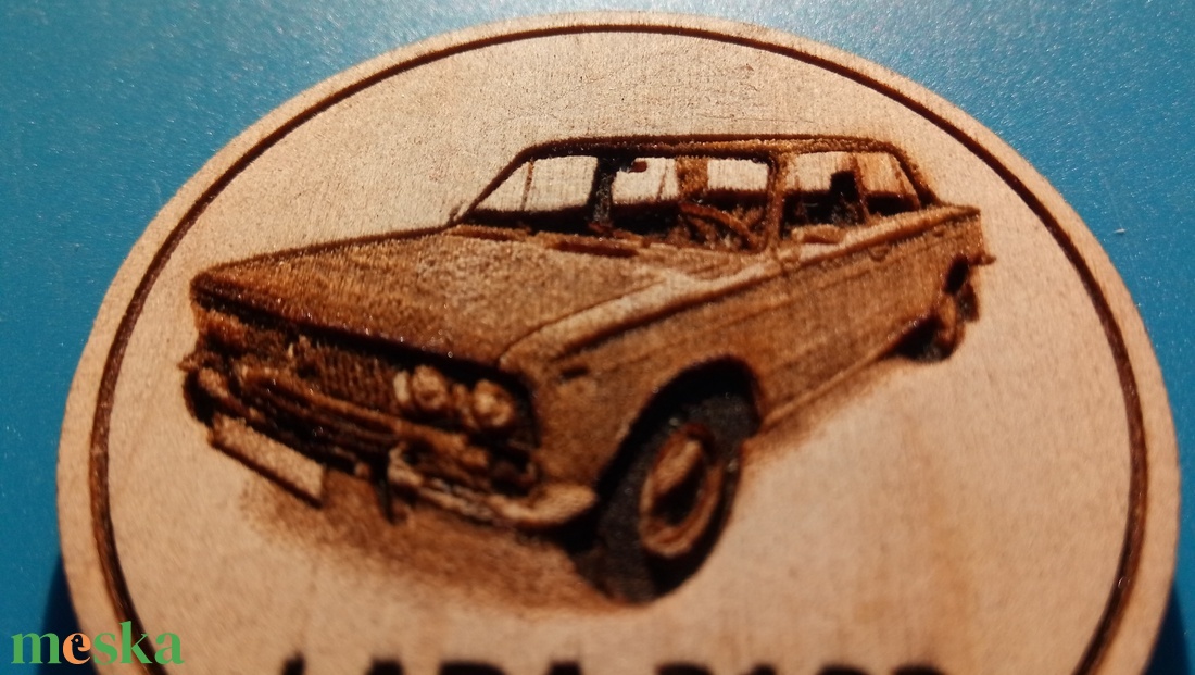 Lada 2103 mintás hűtőmágnes. Ladás gravírozás. - otthon & életmód - konyhafelszerelés, tálalás - konyhai dekoráció - hűtőmágnes - Meska.hu