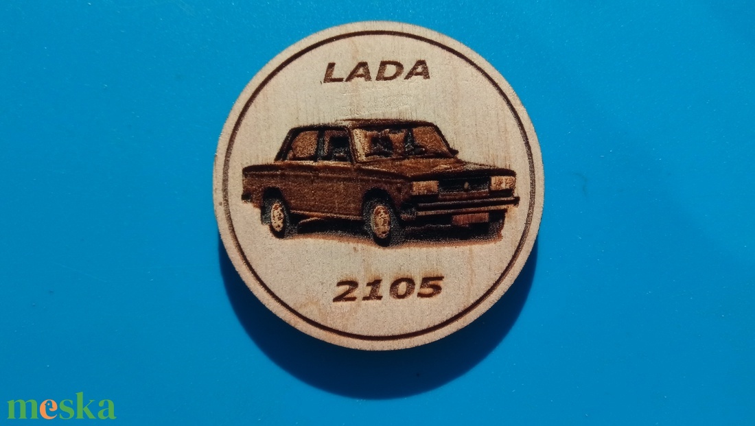 Lada 2105 mintás hűtőmágnes. Ladás gravírozás. - otthon & életmód - konyhafelszerelés, tálalás - konyhai dekoráció - hűtőmágnes - Meska.hu