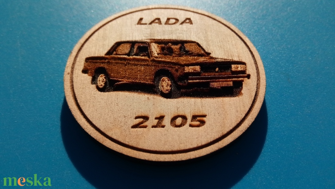 Lada 2105 mintás hűtőmágnes. Ladás gravírozás. - otthon & életmód - konyhafelszerelés, tálalás - konyhai dekoráció - hűtőmágnes - Meska.hu