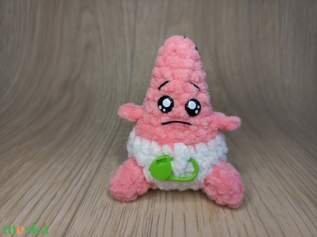 Baby Patrick, horgolt kulcstartó vagy táskadísz, 8 cm - játék & sport - plüssállat & játékfigura - plüss mesefigurák - Meska.hu