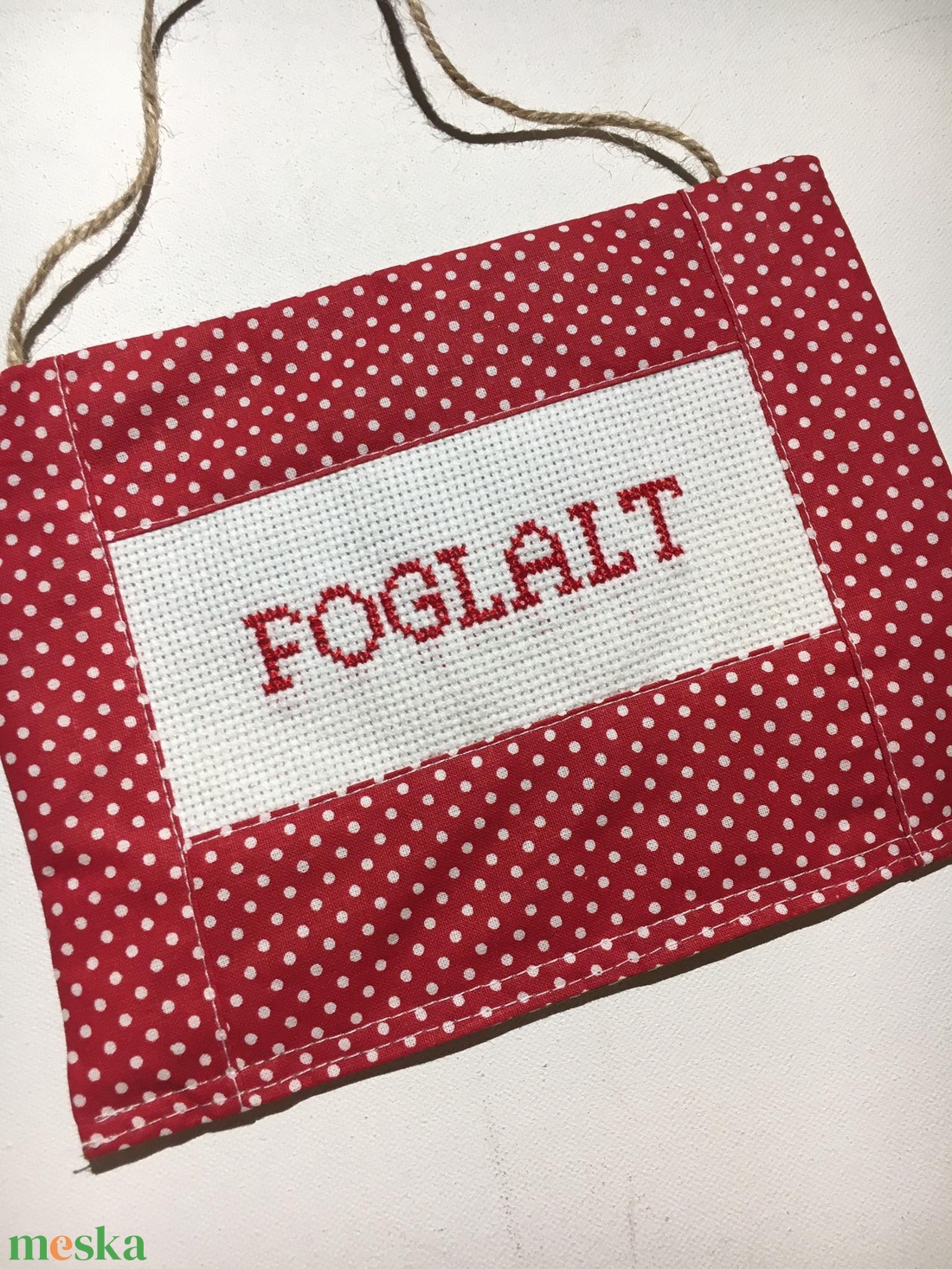 FOGLALT-SZABAD tábla. (piros-zöld oldalakkal) - otthon & életmód - dekoráció - ajtó- és ablak dekoráció - ajtótábla - Meska.hu