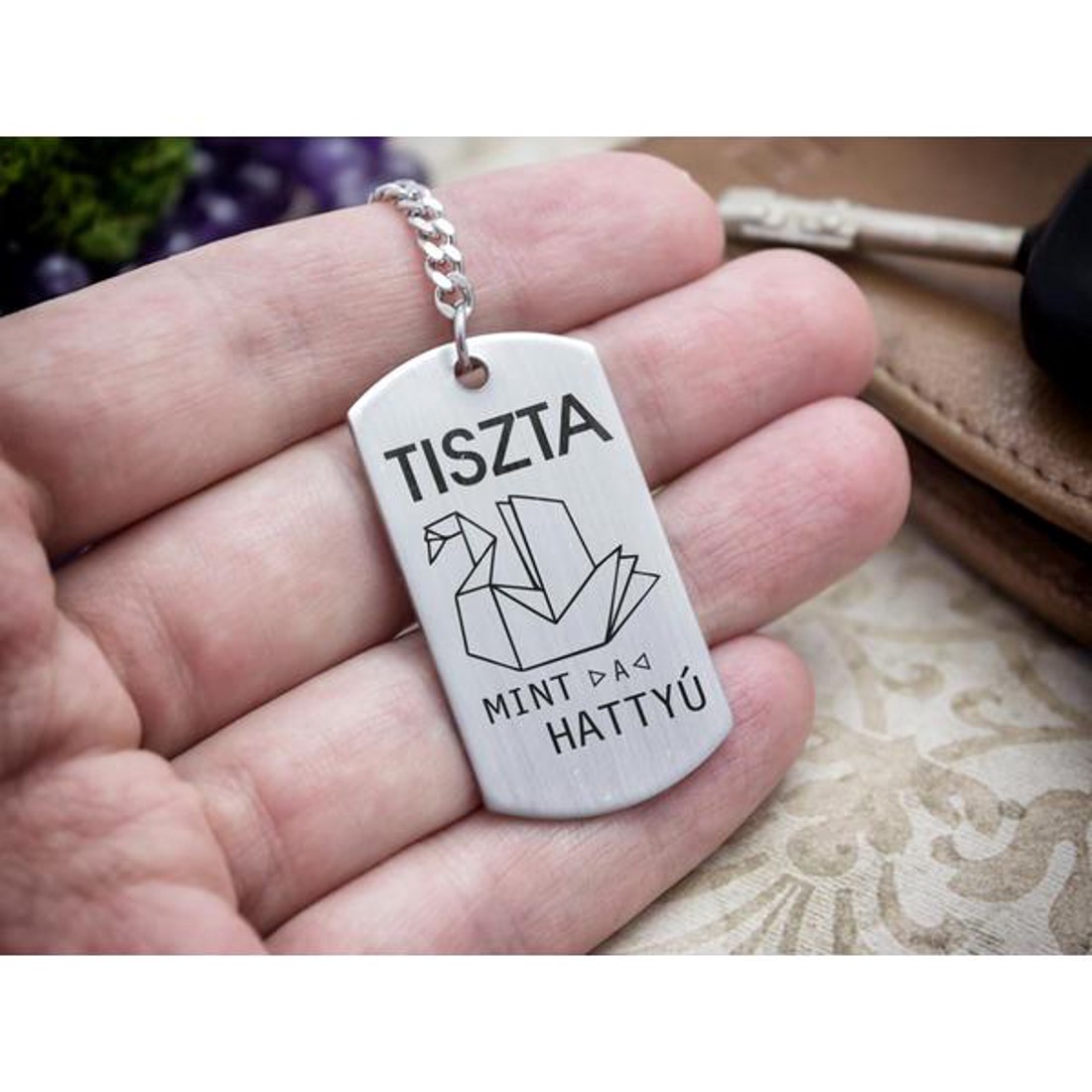 Tiszta mint a hattyú acél medálos kulcstartó - táska & tok - kulcstartó & táskadísz - kulcstartó - Meska.hu