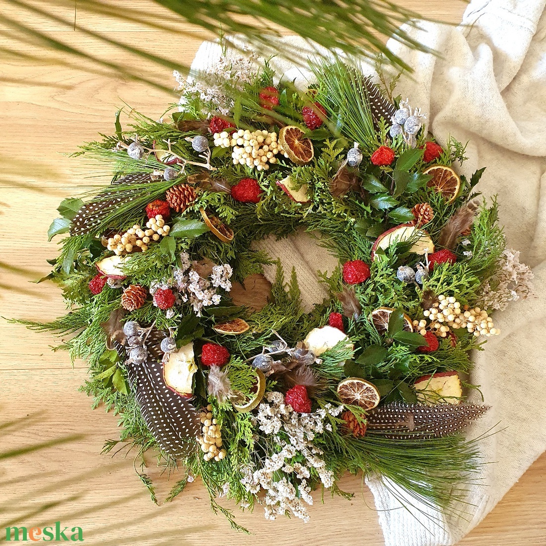 Élő fenyős adventi koszorú - Merry Berry - karácsony - adventi díszek - adventi koszorú - Meska.hu