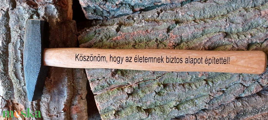 Szülő köszöntő fali kalapácsos tábla, Gravírozott tábla kalapáccsal édesapáknak - esküvő - emlék & ajándék - szülőköszöntő ajándék - Meska.hu