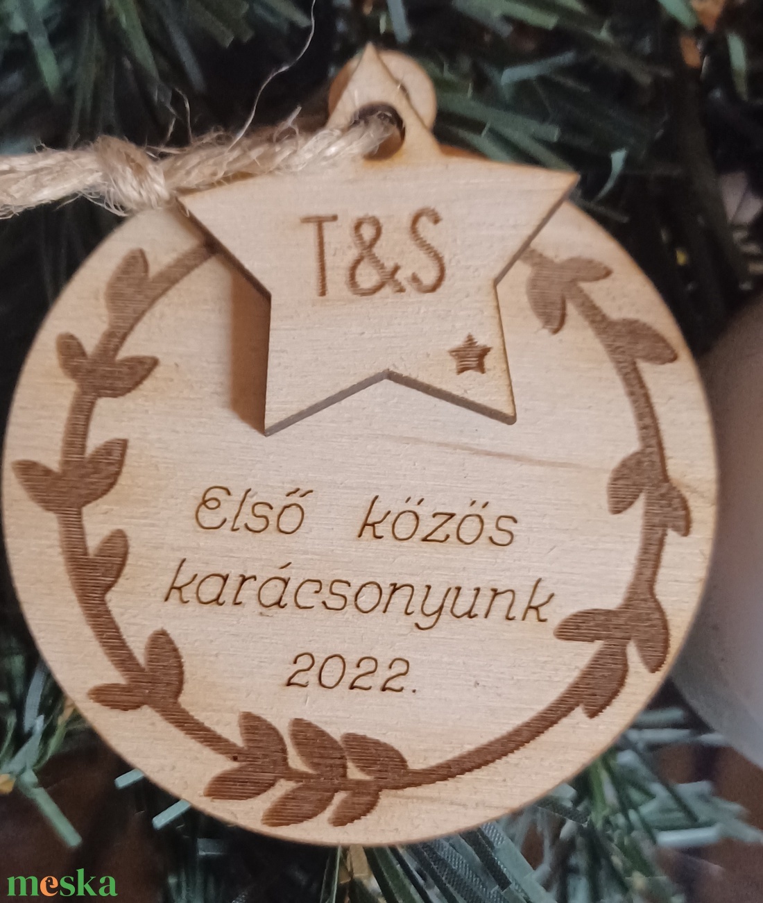 Első közös karácsonyunk karácsonyfadísz monogrammal - karácsony - karácsonyi lakásdekoráció - karácsonyfadíszek - Meska.hu