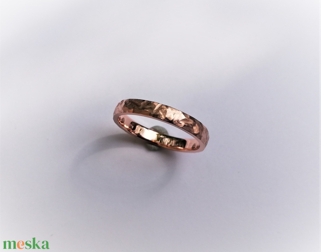   Rosegold, különleges mintájú karikagyűrű (14 K) - esküvő - ékszer - karikagyűrű - Meska.hu