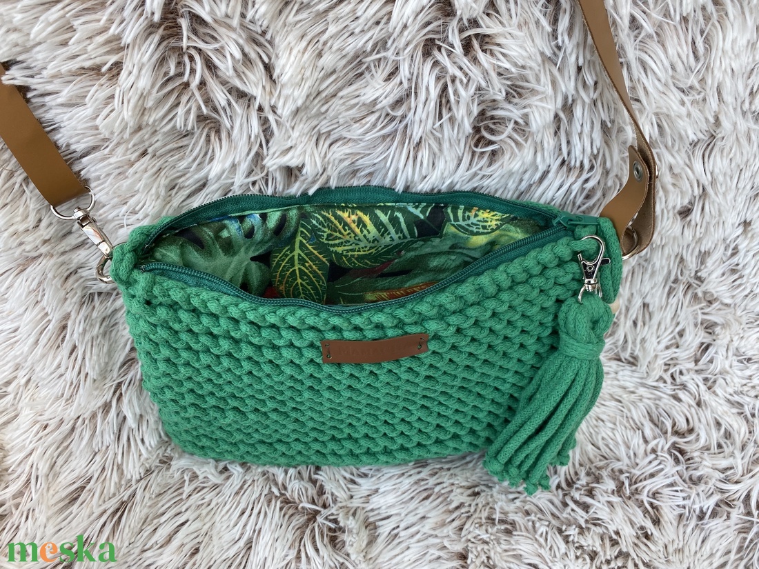 Amaya zöld kötött crossbody táska - táska & tok - kézitáska & válltáska - vállon átvethető táska - Meska.hu