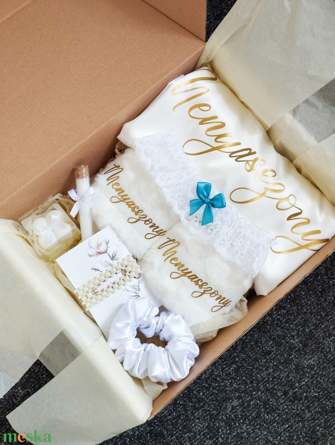 Bride to be box, Ajándékcsomag menyasszonynak - esküvő - esküvői szett - Meska.hu