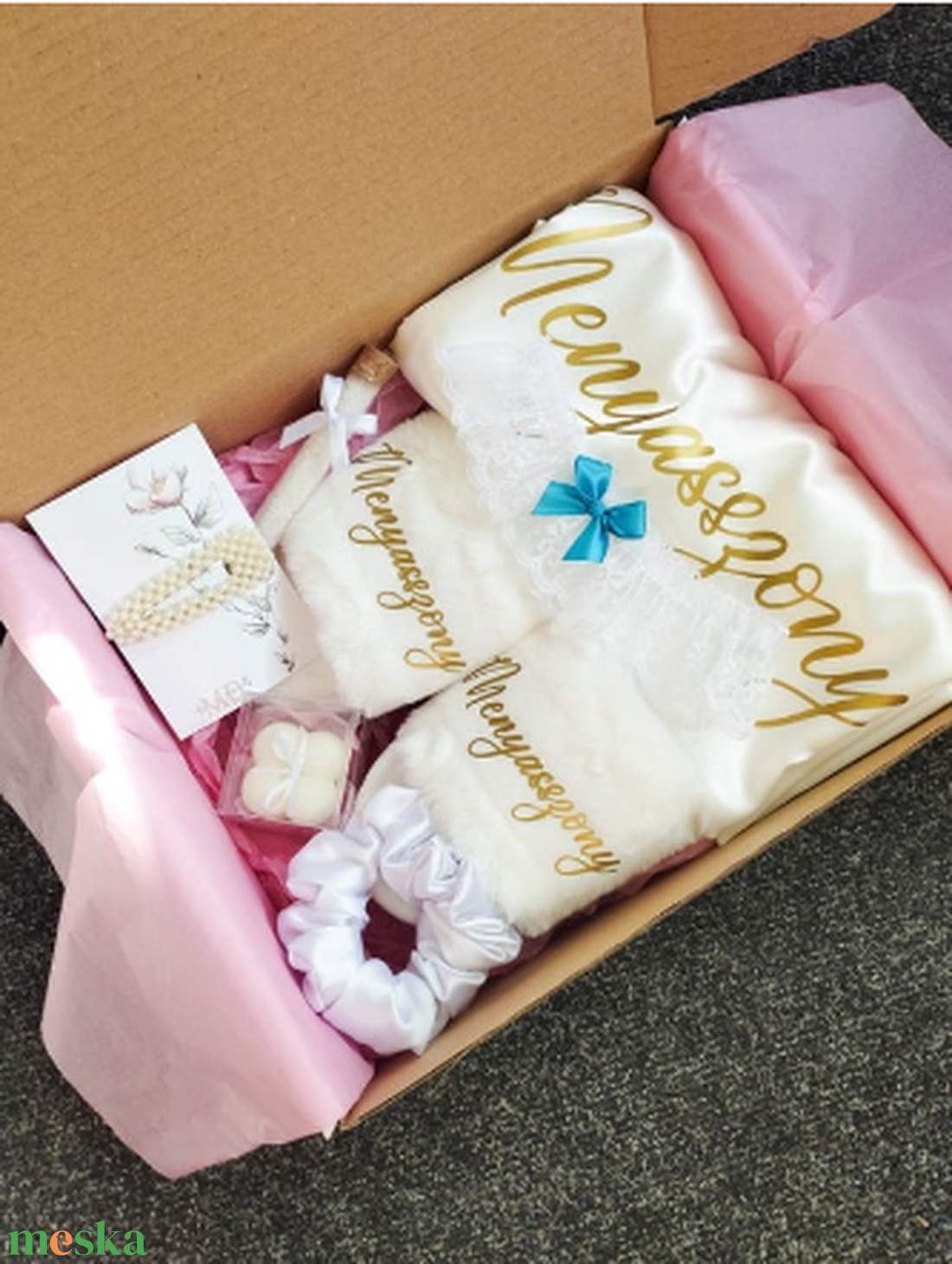 Bride to be box, Ajándékcsomag menyasszonynak - esküvő - esküvői szett - Meska.hu