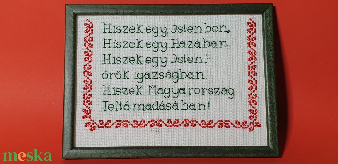 Hiszek egy - régi magyar mondás - zöld hímzett kép népi mintával és zöld színű fakerettel - otthon & lakás - dekoráció - fali és függő dekoráció - falra akasztható dekor - Meska.hu