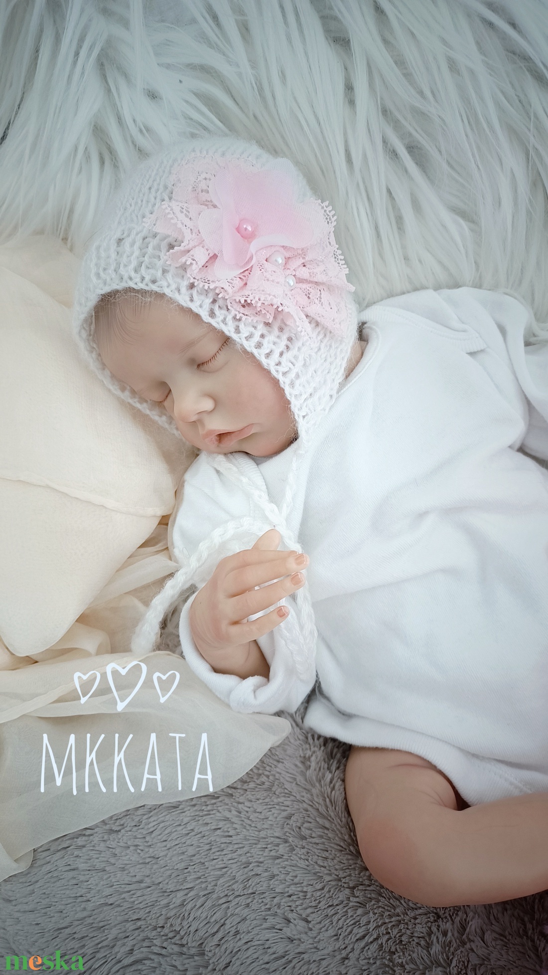 Puha Kényelem: Kézzel kötött babasapka  Újszülött fotózáshoz - ruha & divat - babaruha & gyerekruha - babafotózási ruha és kellék - Meska.hu