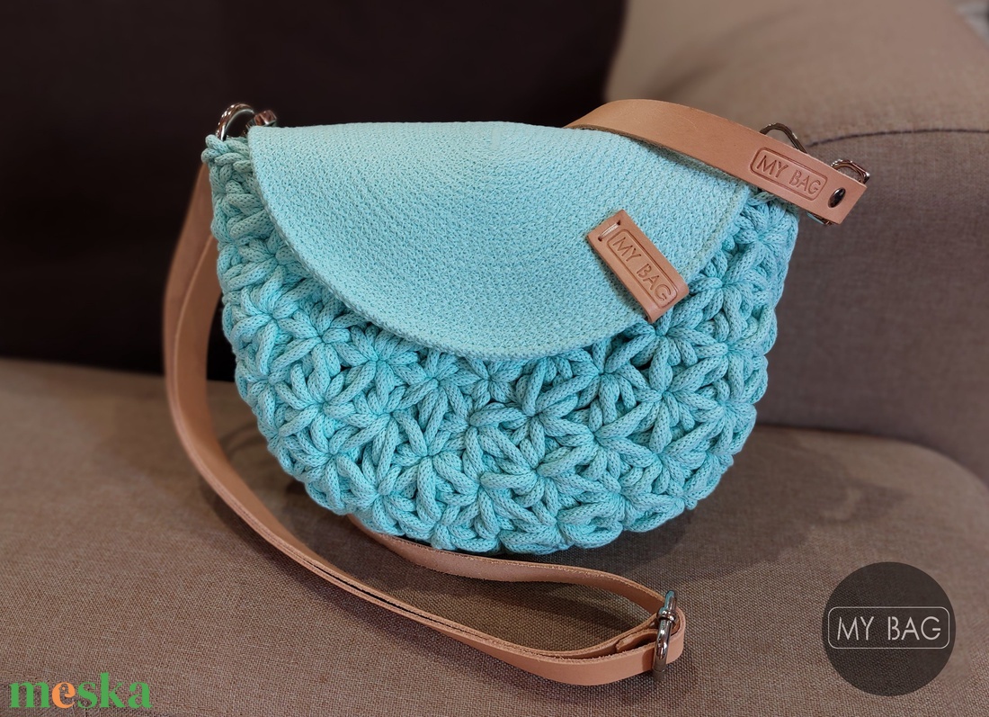 Horgolt női crossbody táska - Jázmin mintával - MENTAZÖLD - táska & tok - kézitáska & válltáska - vállon átvethető táska - Meska.hu