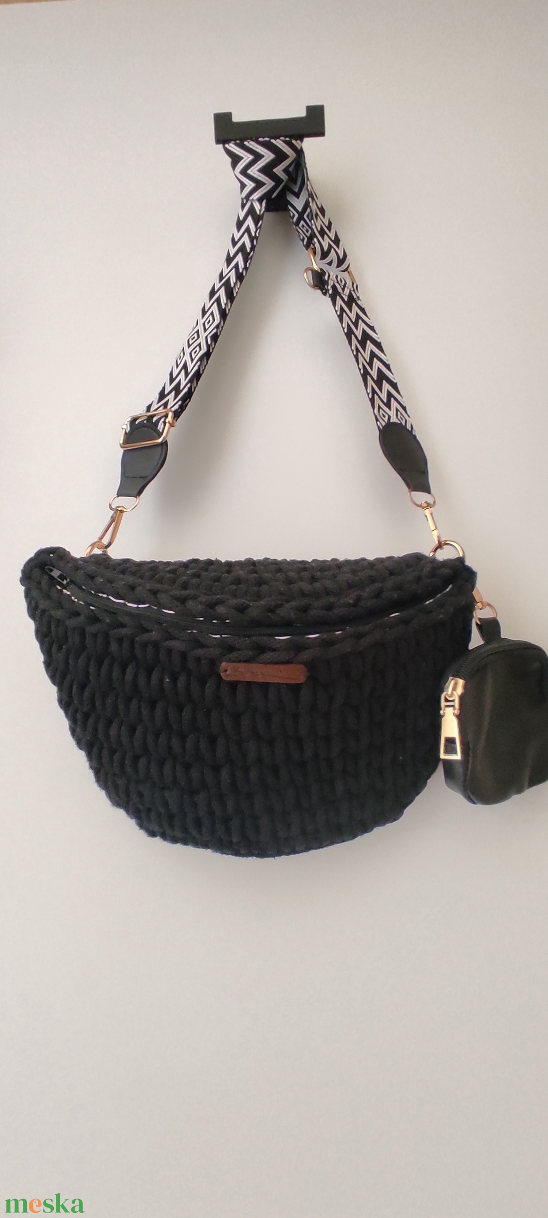 Horgolt Fekete búzaszemes crossbody - táska & tok - kézitáska & válltáska - vállon átvethető táska - Meska.hu