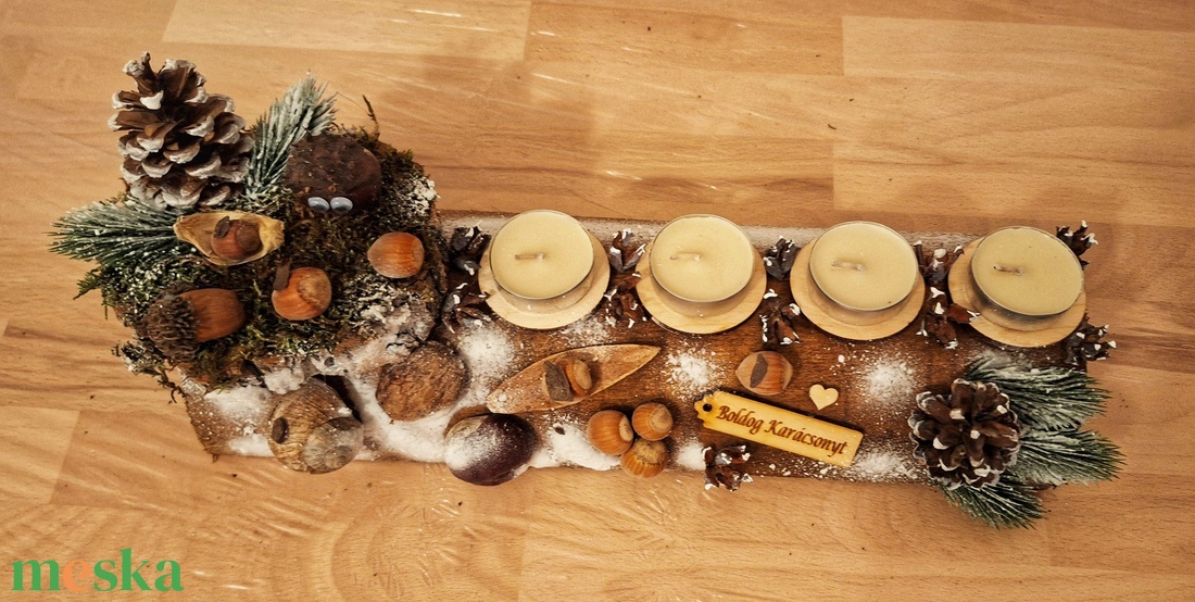 Erdei, természetes adventi asztaldísz,  mézeskalács illatú mécsesekkel, nagyméretű (35 cm átmérővel) - karácsony - adventi díszek - adventi koszorú - Meska.hu