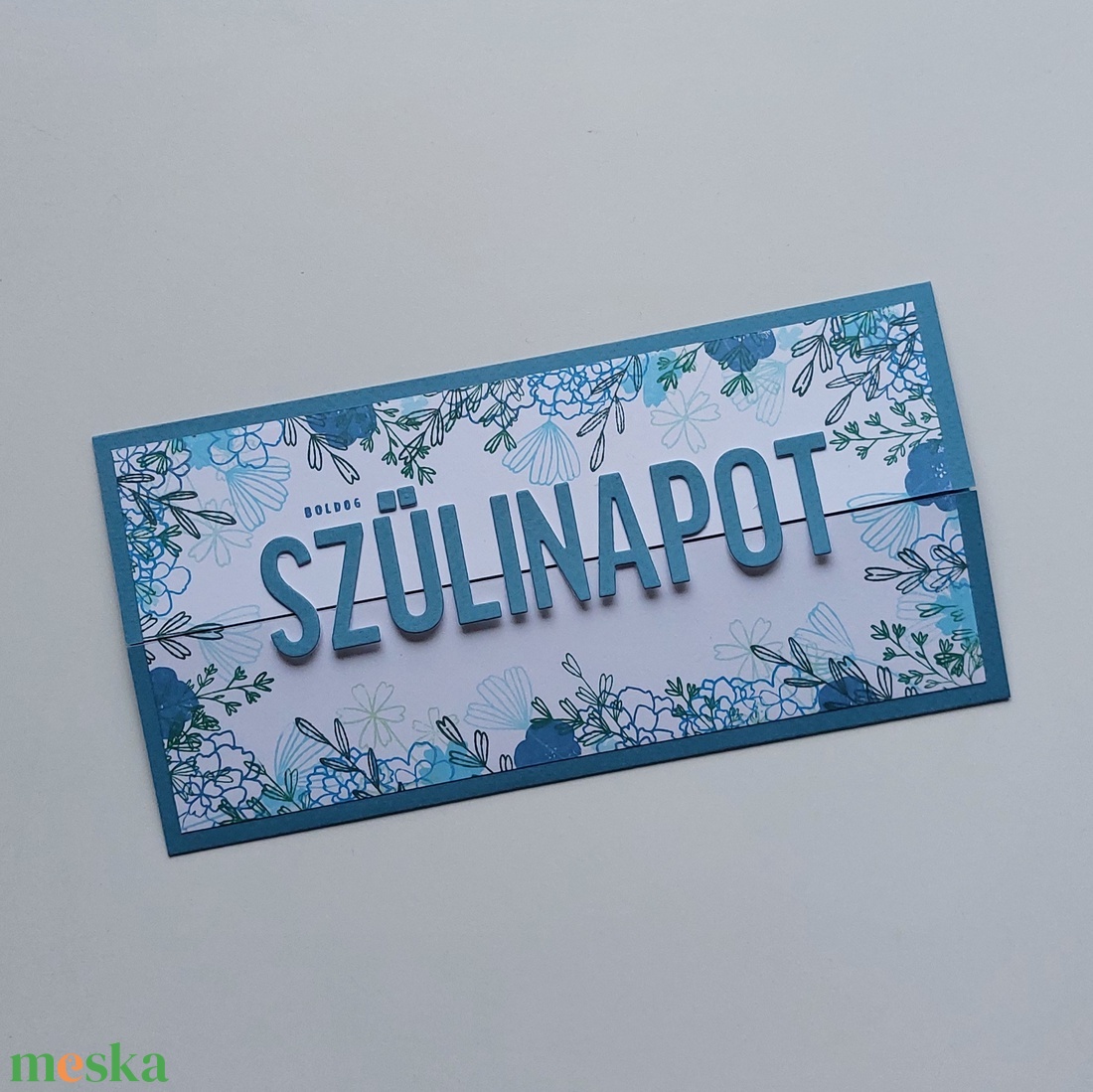 Sötétkék virágos képeslap, középen nyíló születésnapi üdvözlőlap - otthon & életmód - papír írószer - képeslap & levélpapír - Meska.hu