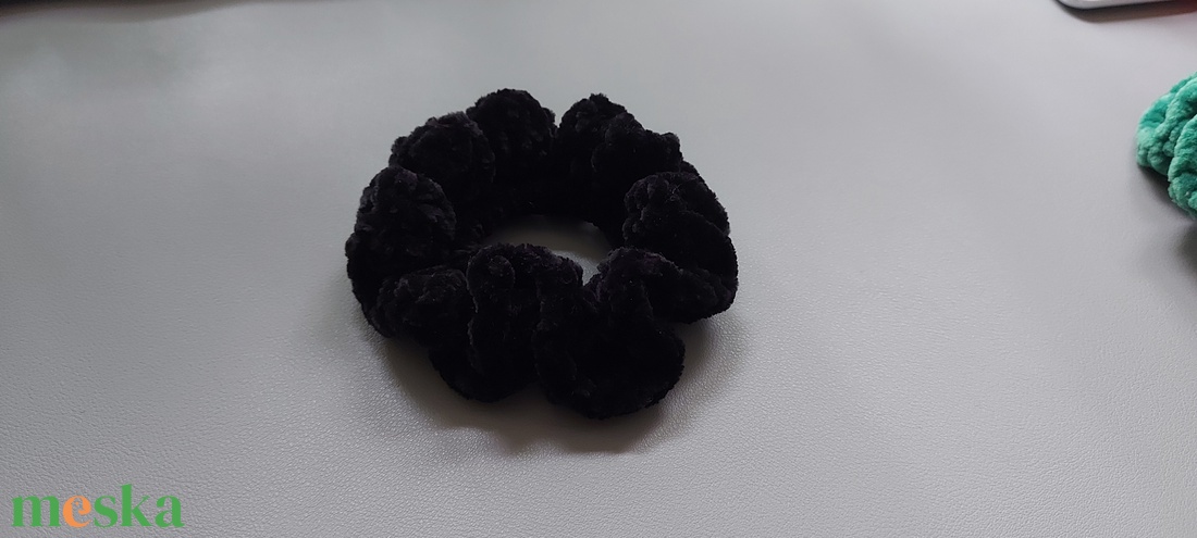 Horgolt hajgumi scrunchie - ruha & divat - hajdísz & hajcsat - hajgumi - Meska.hu