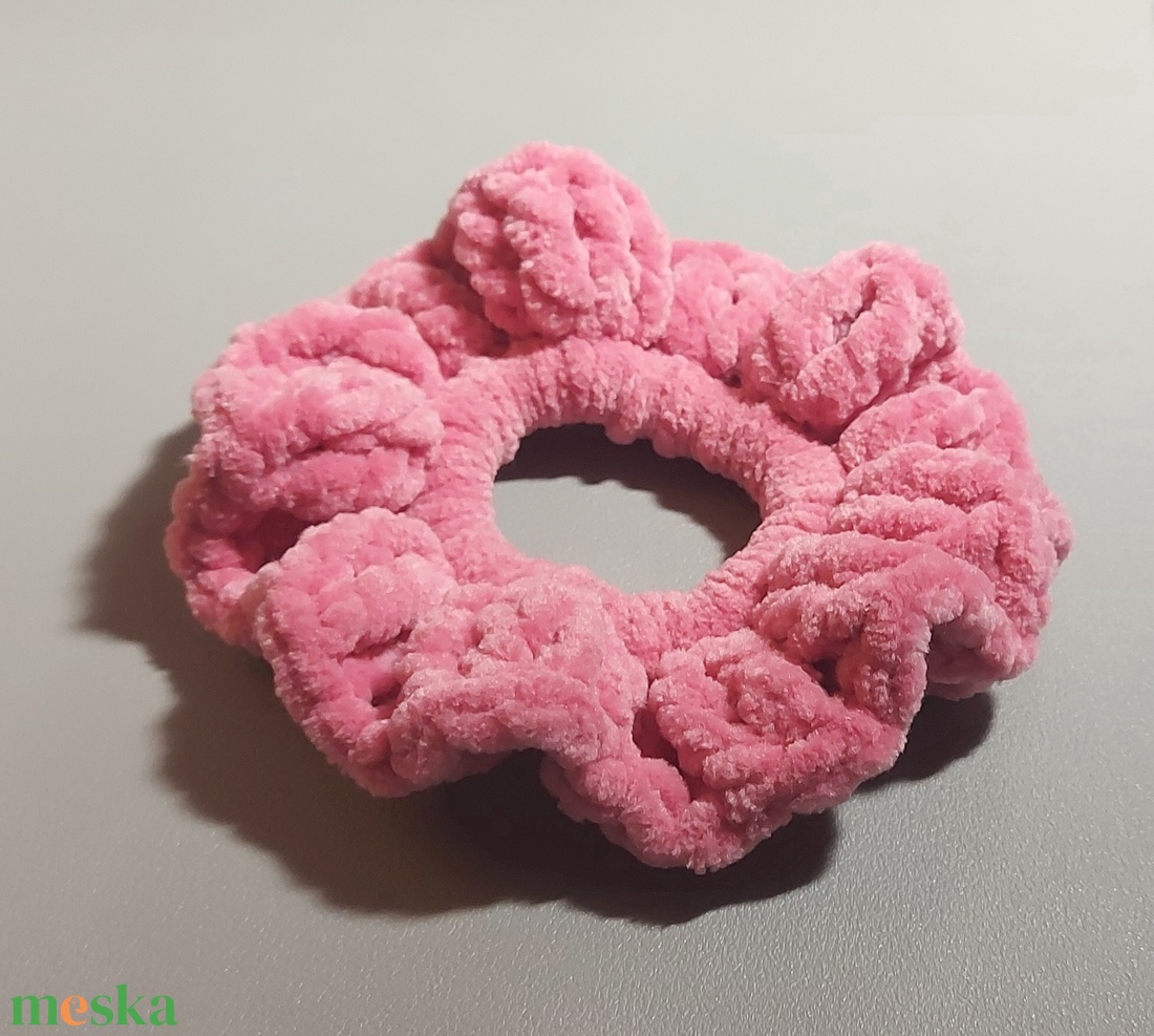 Horgolt hajgumi scrunchie - ruha & divat - hajdísz & hajcsat - hajgumi - Meska.hu