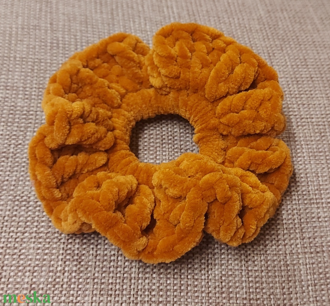 Horgolt hajgumi scrunchie - ruha & divat - hajdísz & hajcsat - hajgumi - Meska.hu