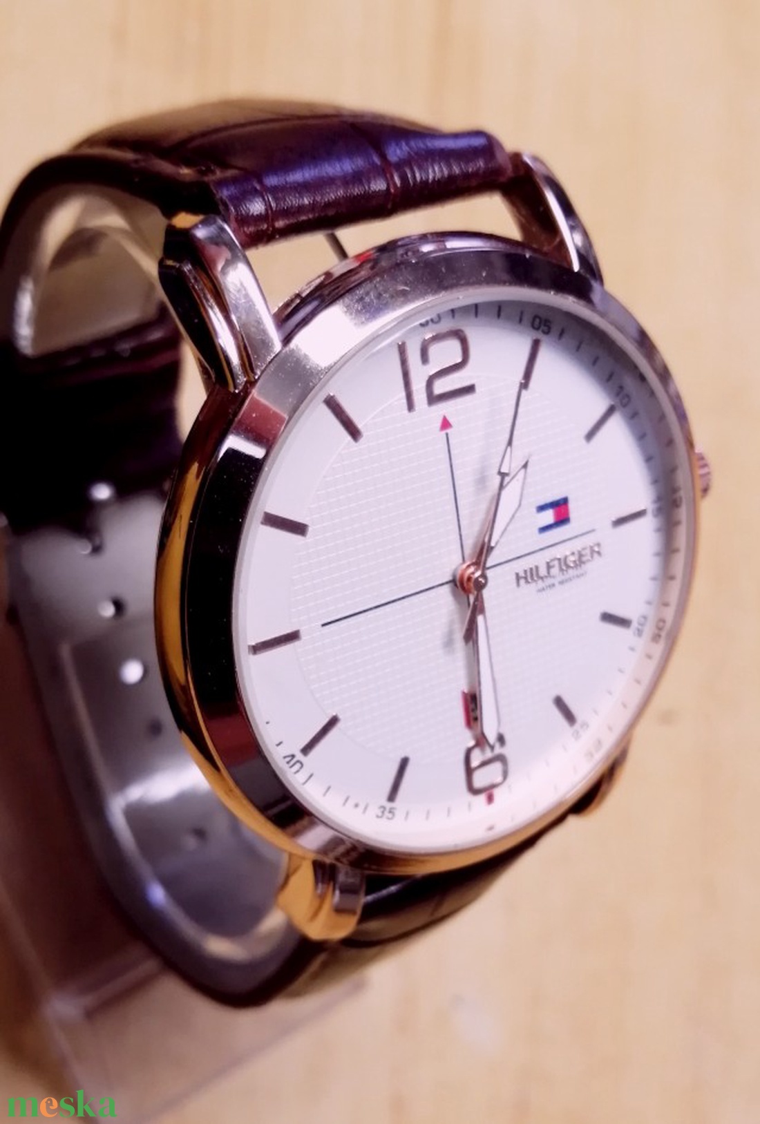 Tommy Hilfiger 4434 Watch Aranyozott tokban, krokodil mintás varrott bőr szíjjal - ékszer - karóra és ékszeróra - karóra - Meska.hu