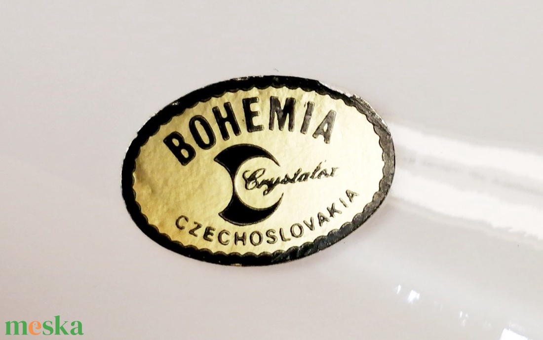 Tejüveg fodros peremezésű Biedermeier Bohemia váza 1960-s évek Csehország - otthon & életmód - dekoráció - virágdísz és tartó - váza - Meska.hu