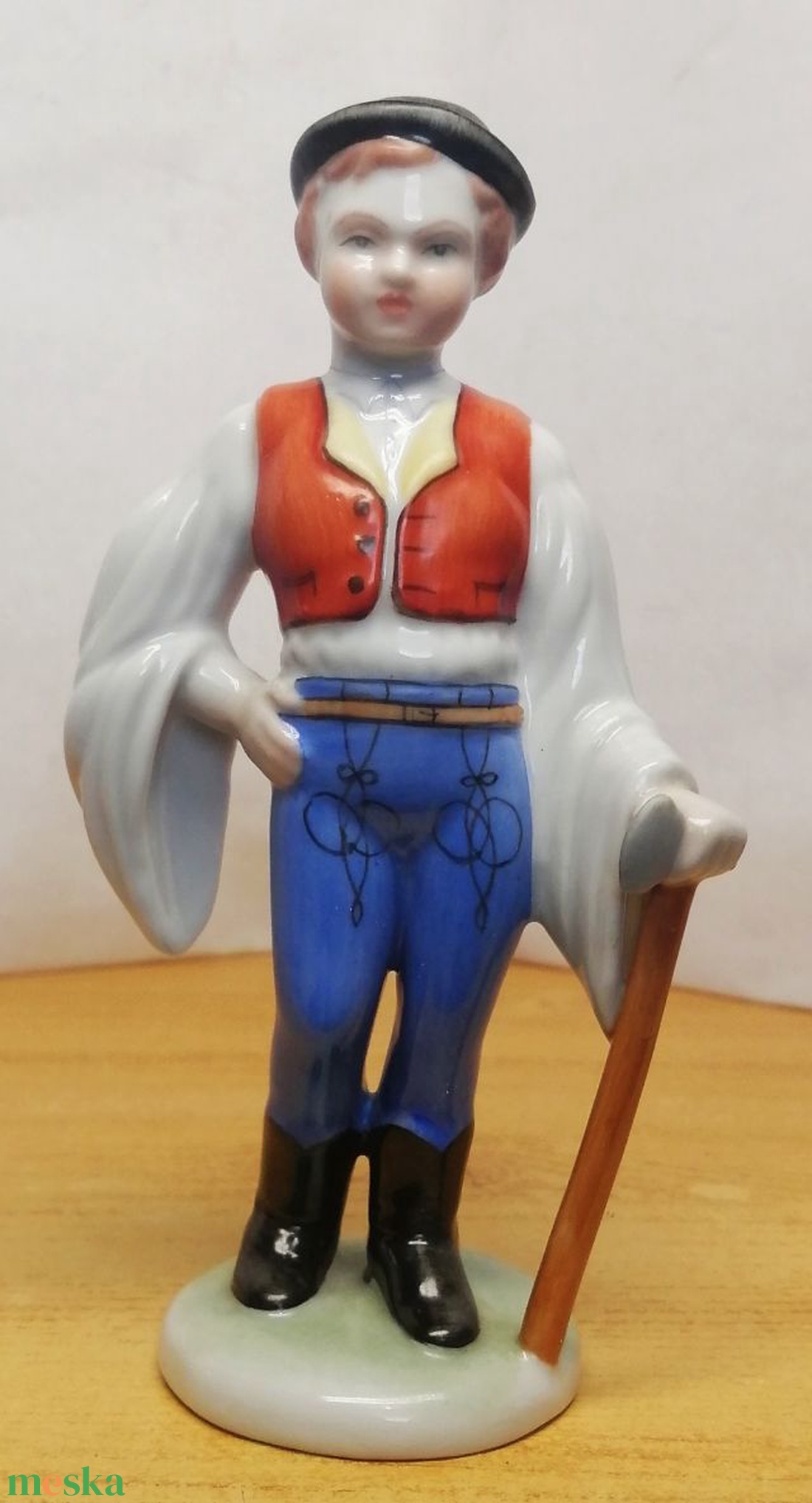 Favágó legényke. Herendi porcelán figura. - művészet - szobor - kerámia - Meska.hu