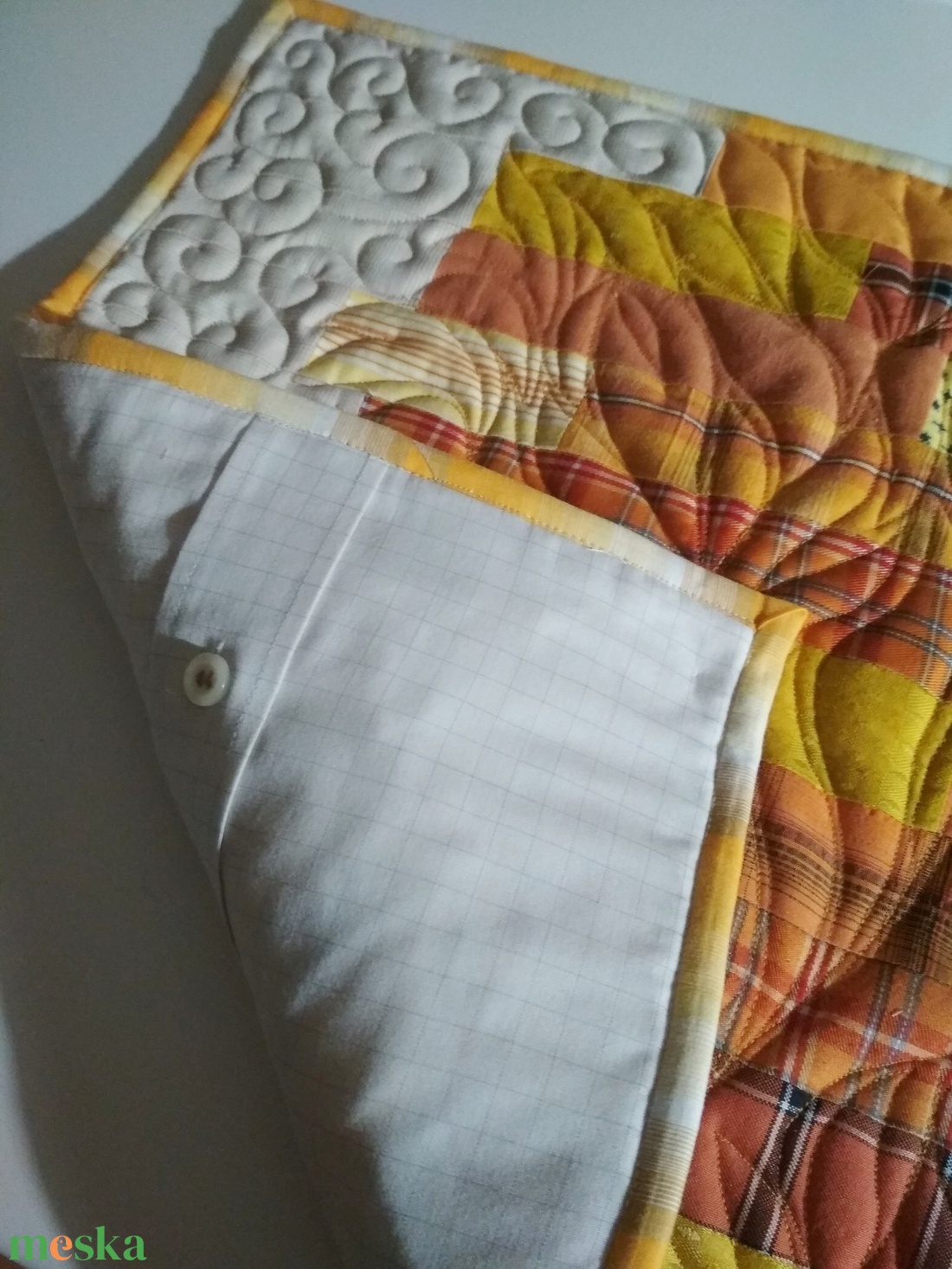 Krémfehér-sárga patchwork és quilt párnahuzat - otthon & életmód - lakástextil - párna & párnahuzat - Meska.hu