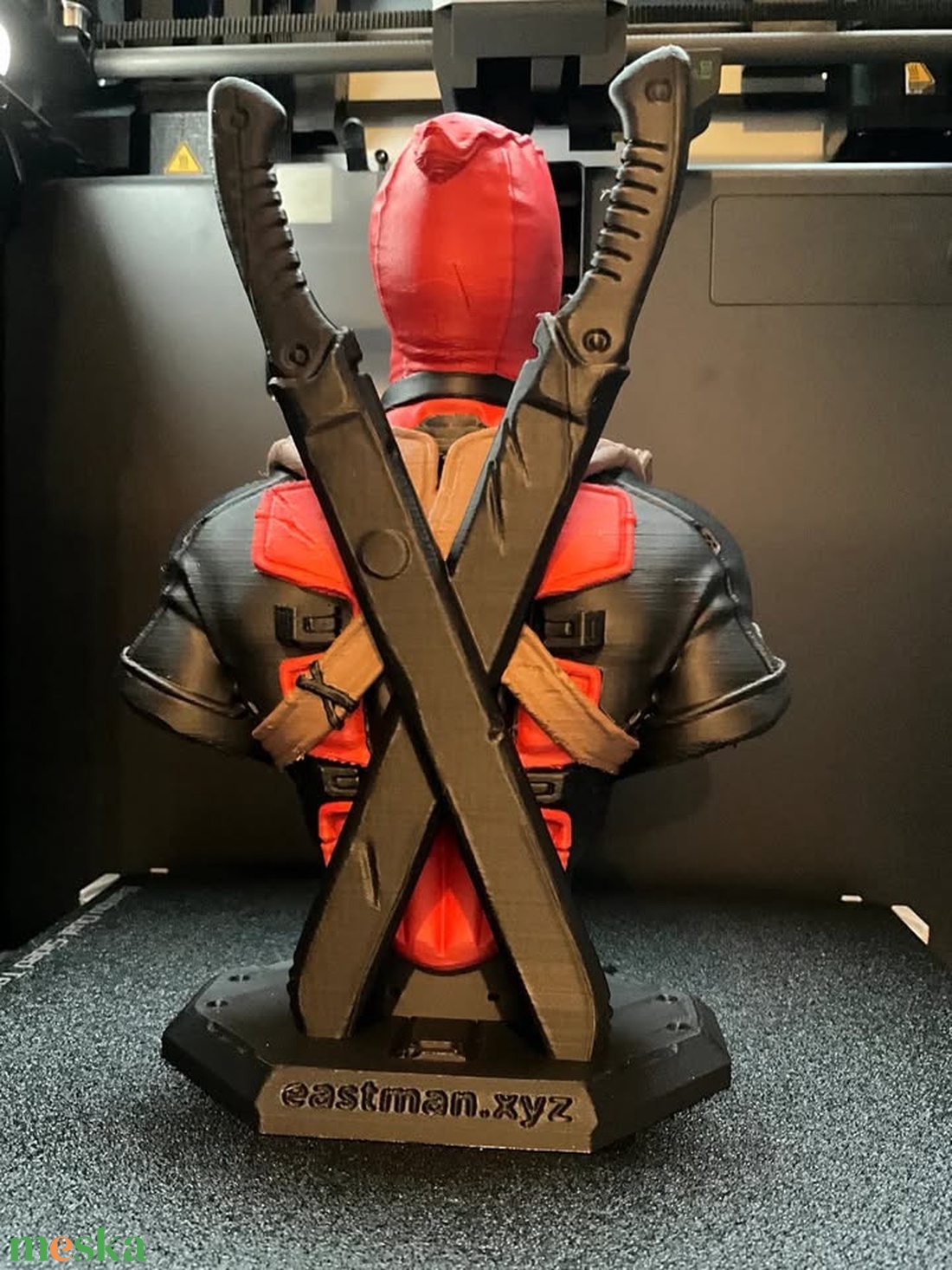 Színes Deadpool 25cm magasságú szobor -  - Meska.hu