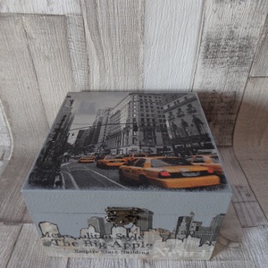 New York taxi mintás fa doboz 15x15 cm, Otthon & Életmód, Tárolás & Rendszerezés, Doboz, Decoupage, transzfer és szalvétatechnika, Festett tárgyak, MESKA