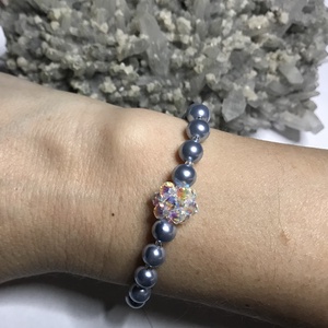 Gyöngy Swarovski Crystal AB charmos karkötő világoskék gyönggyel - ékszer - karkötő - Meska.hu