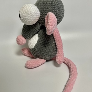 Vicces nagy szemű amigurumi patkány - játék & sport - plüssállat & játékfigura - más figura - Meska.hu