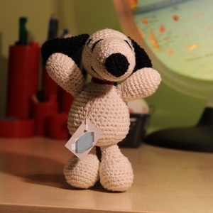 Snoopy amigurumi figura - játék & sport - plüssállat & játékfigura - kutya - Meska.hu