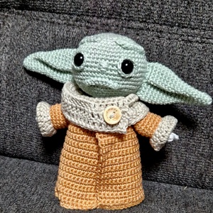 Baby Yoda 16cm magas  - Meska.hu