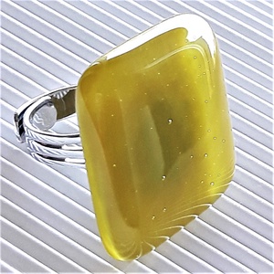 NEMESACÉL! - Jade sárgás-zöld üveg maxi gyűrű, üvegékszer - ékszer - gyűrű - statement gyűrű - Meska.hu