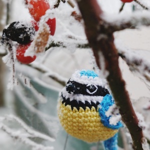 Amigurumi horgolt cinege, fém lábakkal - Meska.hu