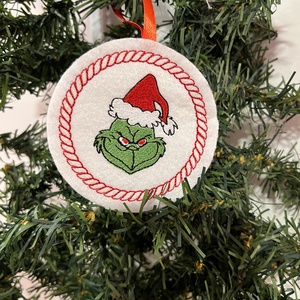 Hímzett Grinch filc figura, Karácsony, Karácsonyi lakásdekoráció, Karácsonyfadíszek, Hímzés, MESKA