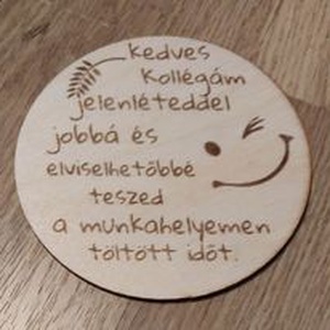 Kedves kollégám , Otthon & Lakás, Konyhafelszerelés, tálalás, Konyhai dekoráció, Hűtőmágnes, Gravírozás, pirográfia, MESKA