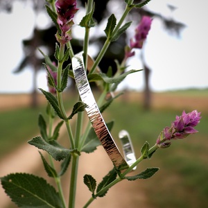 Keresztbe kalapált, női vagy férfi ezüst karkötő, 19 cm, állítható (EK.023) - ékszer - karkötő - karperec - Meska.hu